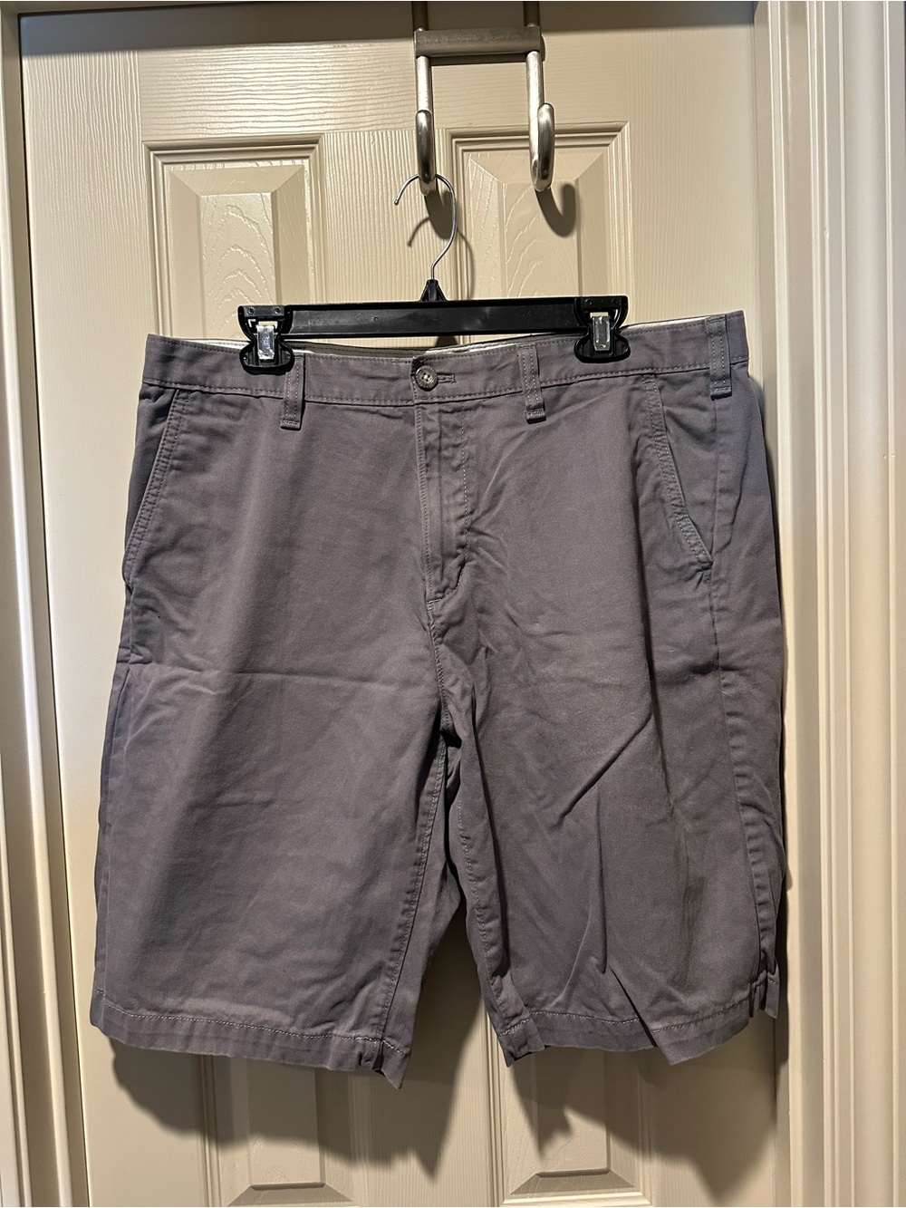 Eddie Bauer Gray Flat Front Legend Wash Men’s Shorts